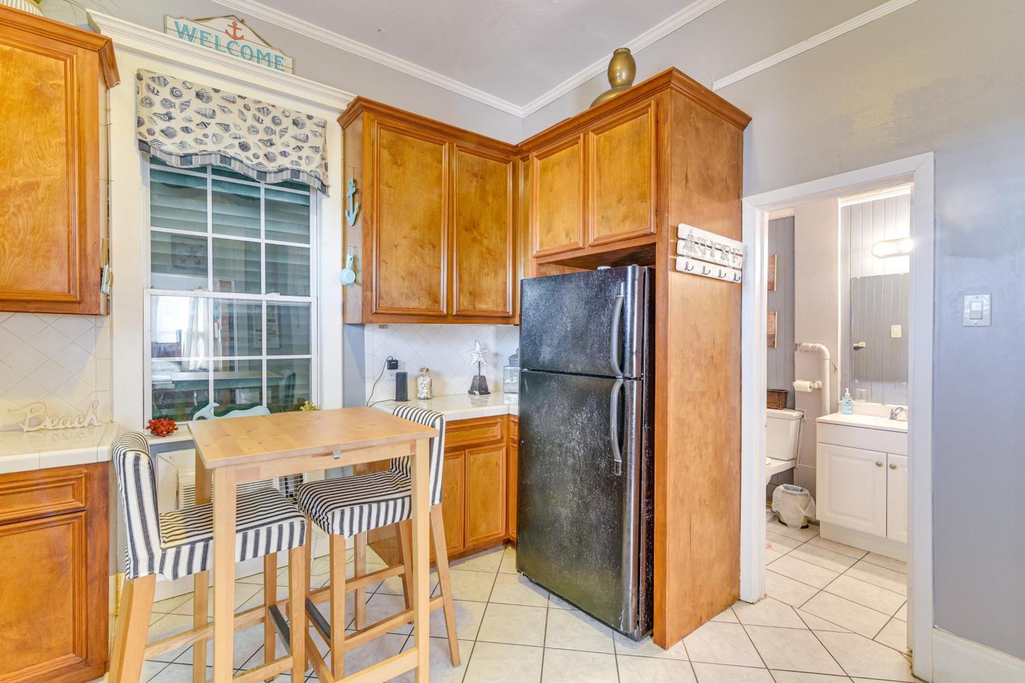 Coastal Galveston Studio About 1 Mi To Beach! Exterior photo
